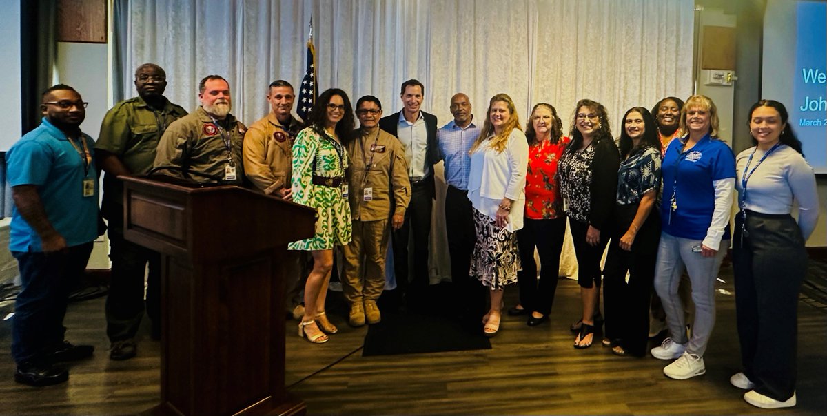 Today we recognized the performance of
@AARCORP's Worldwide Aviation Support Services teams in Florida. A big thank you to our WASS teams for their efforts to deliver high quality services on time to our valued government customers. #BestTeamInAviation