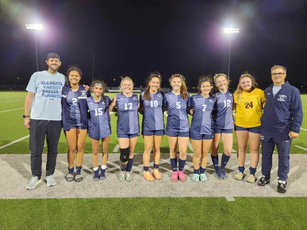 CHS_Ladysoccer1's tweet photo. Grateful for a wonderful season!
Grateful for a playoff thriller, trophies, hat tricks, 1st goals, and rivalry wins... This season truly had it all!

Most importantly grateful for this wonderful group of girls! Y’all make coming to work so fun. Love getting to watch you play! 💙 https://t.co/6rtqGo83UU
