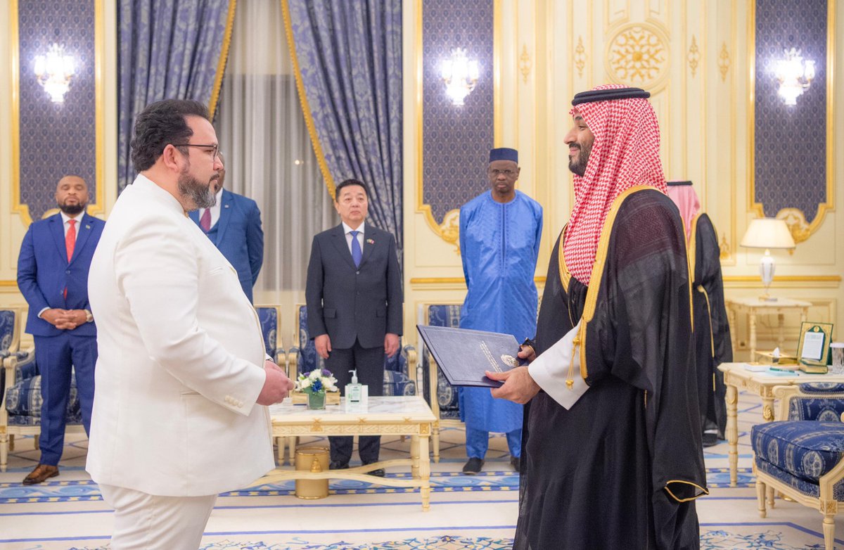 On behalf of President Nicolás Maduro and the Glorious People of Venezuela, I had the honor and privilege to present my credentials as Ambassador to His Royal Highness Mohammed bin Salman, Crown Prince and Prime Minister of the Kingdom of Saudi Arabia @NicolasMaduro @yvangil