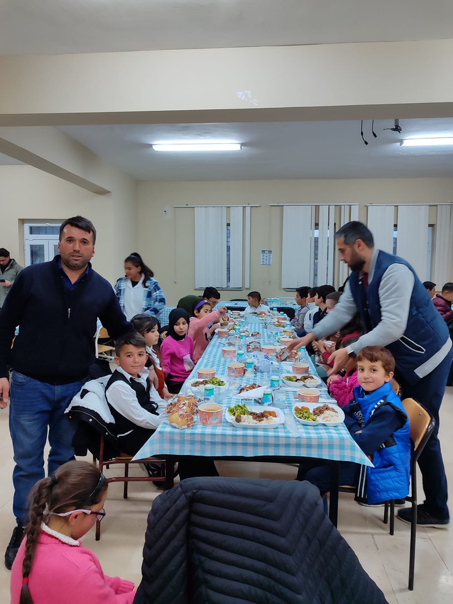 Bassogut_ioo's tweet photo. ÇEDES Projesi kapsamında okulumuzda iftar programı düzenlendi. Ramazanın manevi atmosferini öğrencilerimizle birlikte okulumuzda yaşadık.
@tcmeb 
@Yusuf__Tekin 
@sivasmem 
@necatiyener_ 
@BekirDL88802852 
@ihademir 
@resulcatal46 https://t.co/y4ebvwolpf
