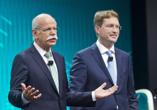 3⃣Mercedes leadership now don't care about F1

Unlike Dieter Zetsche who made it his mission for Mercedes to dominate F1 in 2014, new MB CEO Olá Kallenius never prioritised motorsport

With Zetsche's departure, it was even assumed that Kallenius no longer wanted Merc in F1 (1/3)
