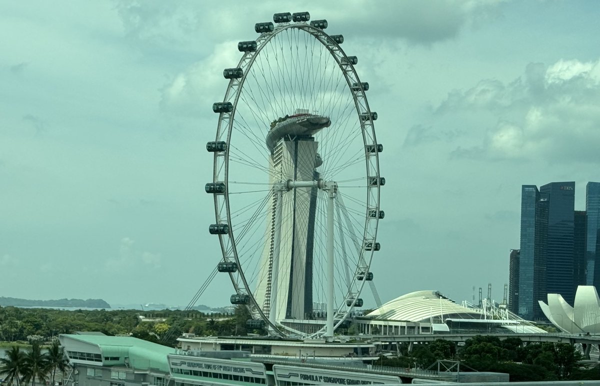Overlapping landmarks in Singapore.