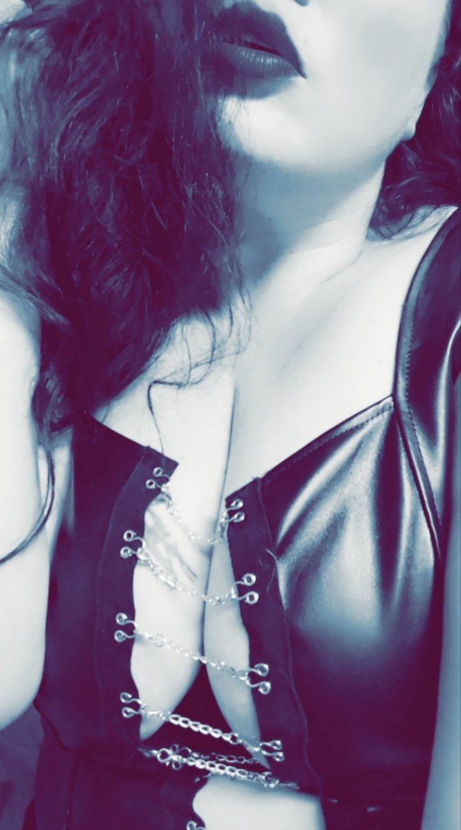 mistressZ14's tweet photo. Available from 6pm
@Manor_Of_Sin /. @venus_babes 

Who will be lucky enough to serve me tonight? https://t.co/iQc3L6snMD