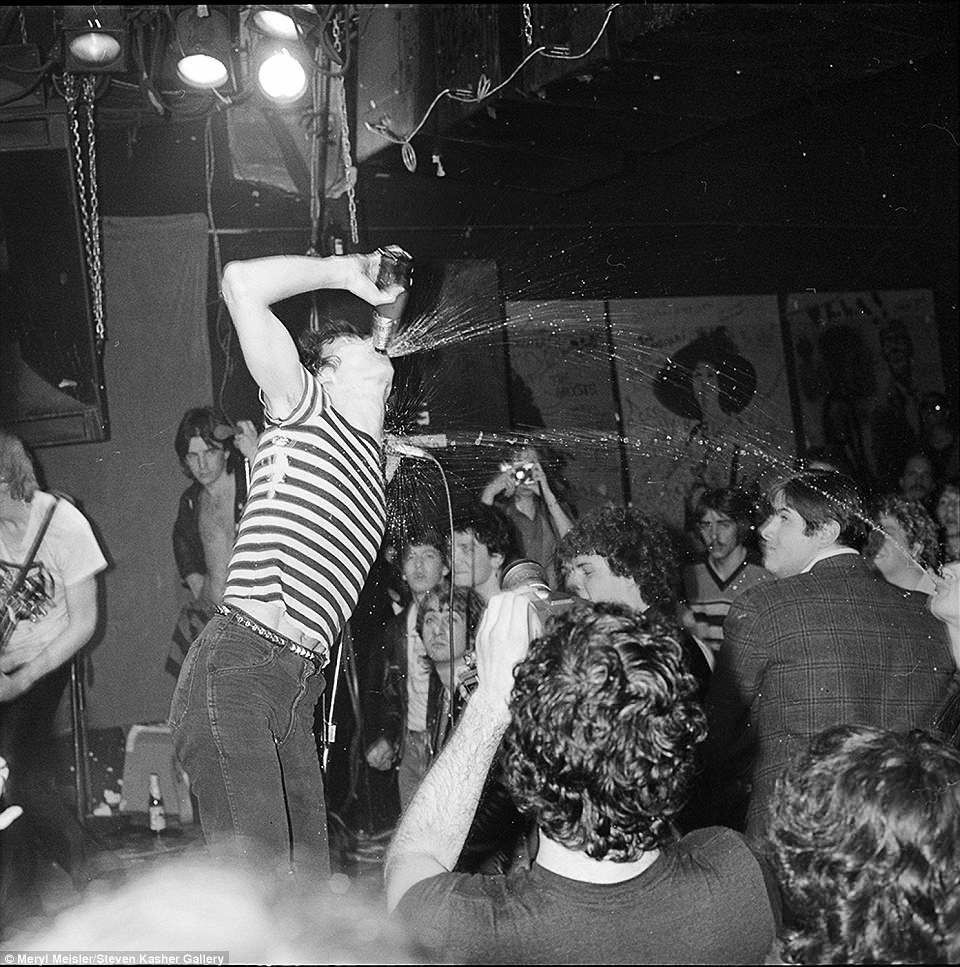 The Dead Boys performing at CBGB in March 1979, with Stiv Bators spraying beer on the crowd

Photo by Meryl Meisler

#punk #punks #punkrock #oldschoolpunk #DeadBoys #stivbators #cbgb #history #punkrockhistory