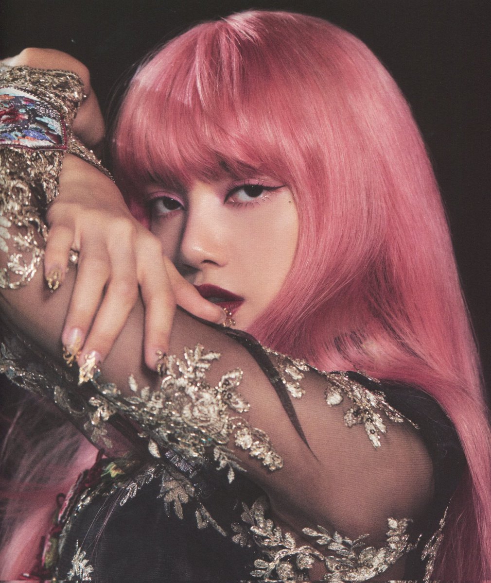 viraltakes's tweet photo. Lisa confirms she will be releasing a new album this year: 

“This year, album. No matter what, I want to release a new album this year.” https://t.co/Z7LMmYHLWR