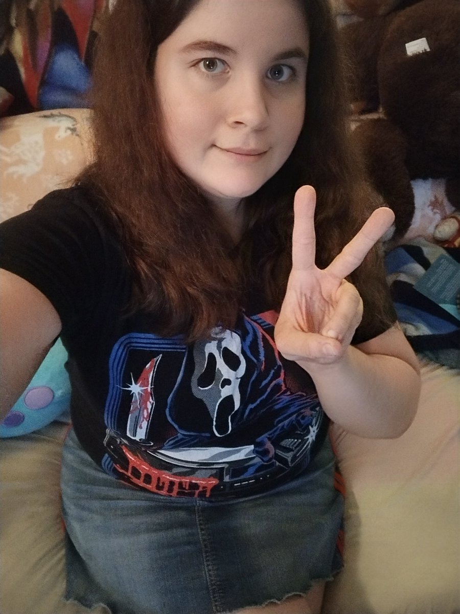 Hi guys!! How are you all? ✌️☺️
#me #selflove #selfie #leo #selca #hair #shorthair #brunette #myface #face #hairdown #Scream #ghostface #tshirt #denimskirt #OOTD