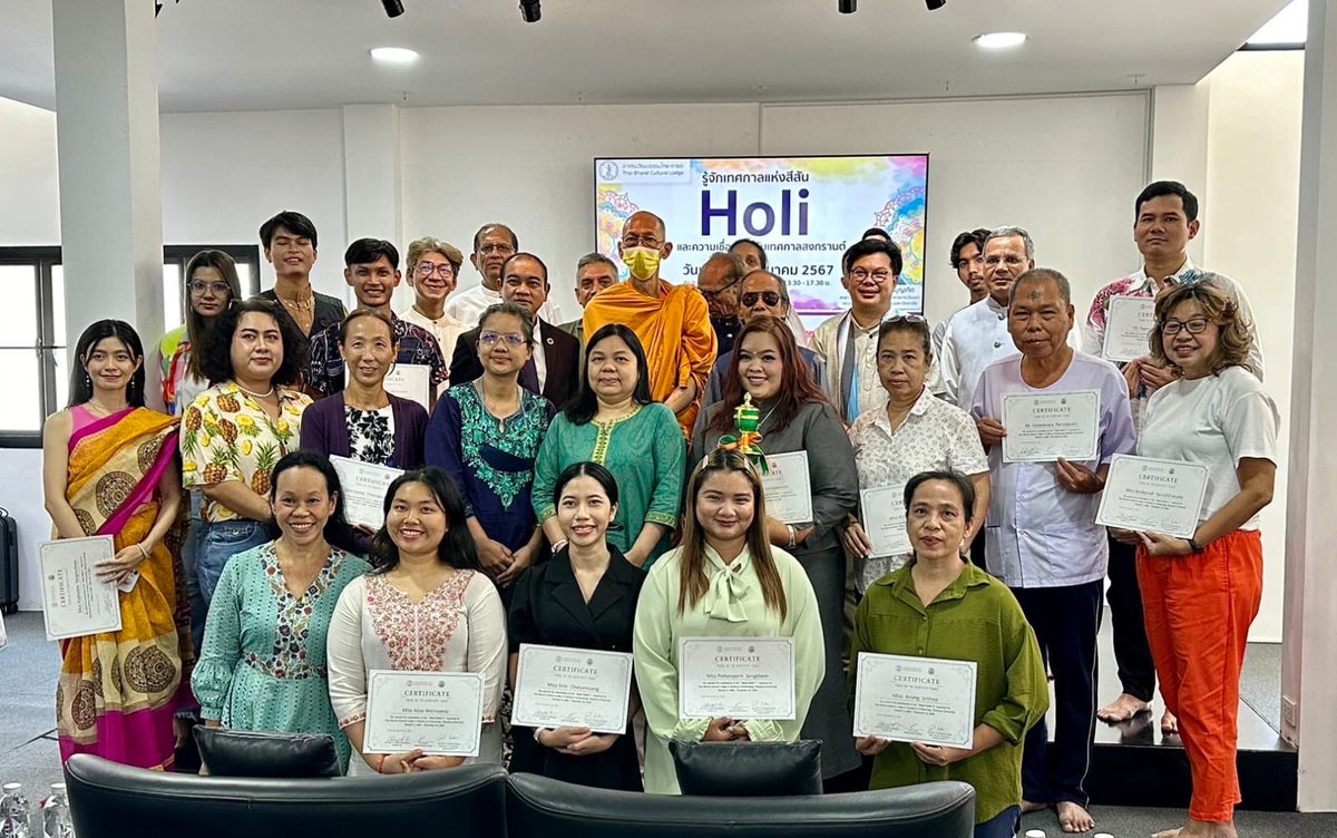 Sunil8327's tweet photo. At the Thai-Bharat Cultural Lodge on March 23, 2024, certificates were awarded to students who had successfully completed Hindi Curriculum levels. Attendees learned about the cultural connection between #Holi &amp; #Songkran festivals, fostering deeper appreciation and understanding. https://t.co/jRWiGOVFOl