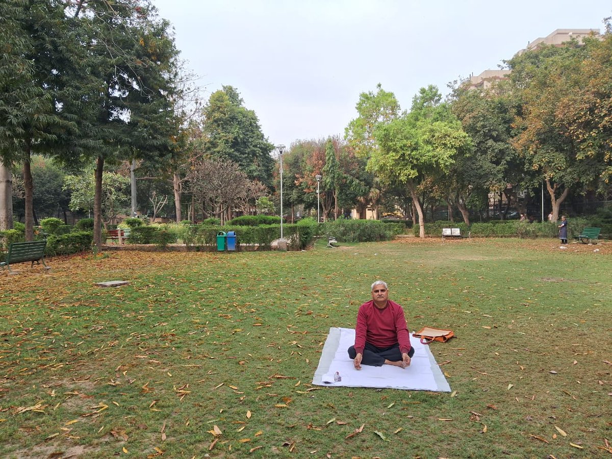 Enjoy Nature! Health is Wealth! Yog Karo Khush Raho. Meditating for peace both inner and outer! What a lovely time to do Yog at dawn in a large Delhi public park. Mera Bharat Mahan!