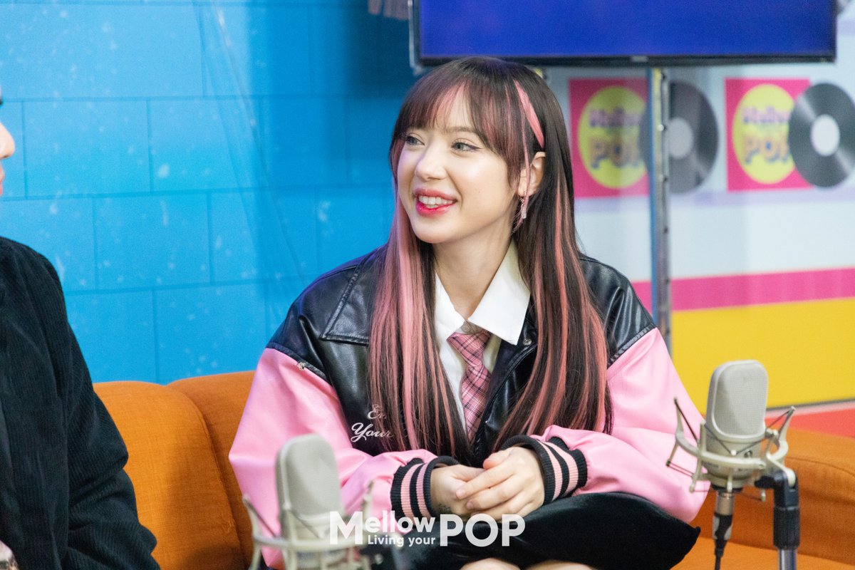 MellowPOP_TH's tweet photo. เก็บตกความน่ารักของสาวน้อยคนเก่ง #Ploychompoo 💘💞 กับการโปรโมตเพลง ‘Timeline’ 🤍

#MellowPOP
#jannineweigel #พลอยชมพู https://t.co/qPeFHjf8vu