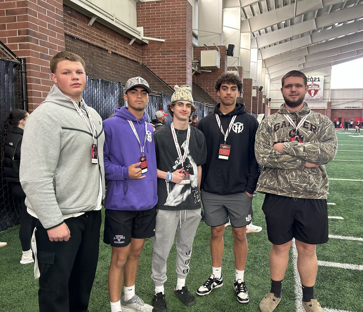 Utah has some dogs. Fun hanging out with @jett_niu @bryton_niu @MealerToby and Kyler Barger. Appreciate the comments from each of the coaches. Especially the advice @AsiataFive4 gave me. We’ll be back soon!