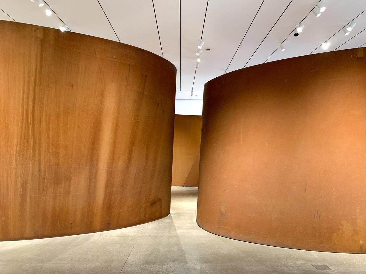 TheLuisPanini's tweet photo. R.I.P. Richard Serra, who made us feel space by compressing it and expanding it, by taking ownership of the air surrounding his works. Each one of his sculptures is borderless, it engulfs you, it devours you with its disorienting gravitational pull. You become part of it. https://t.co/mdl1EVORjC