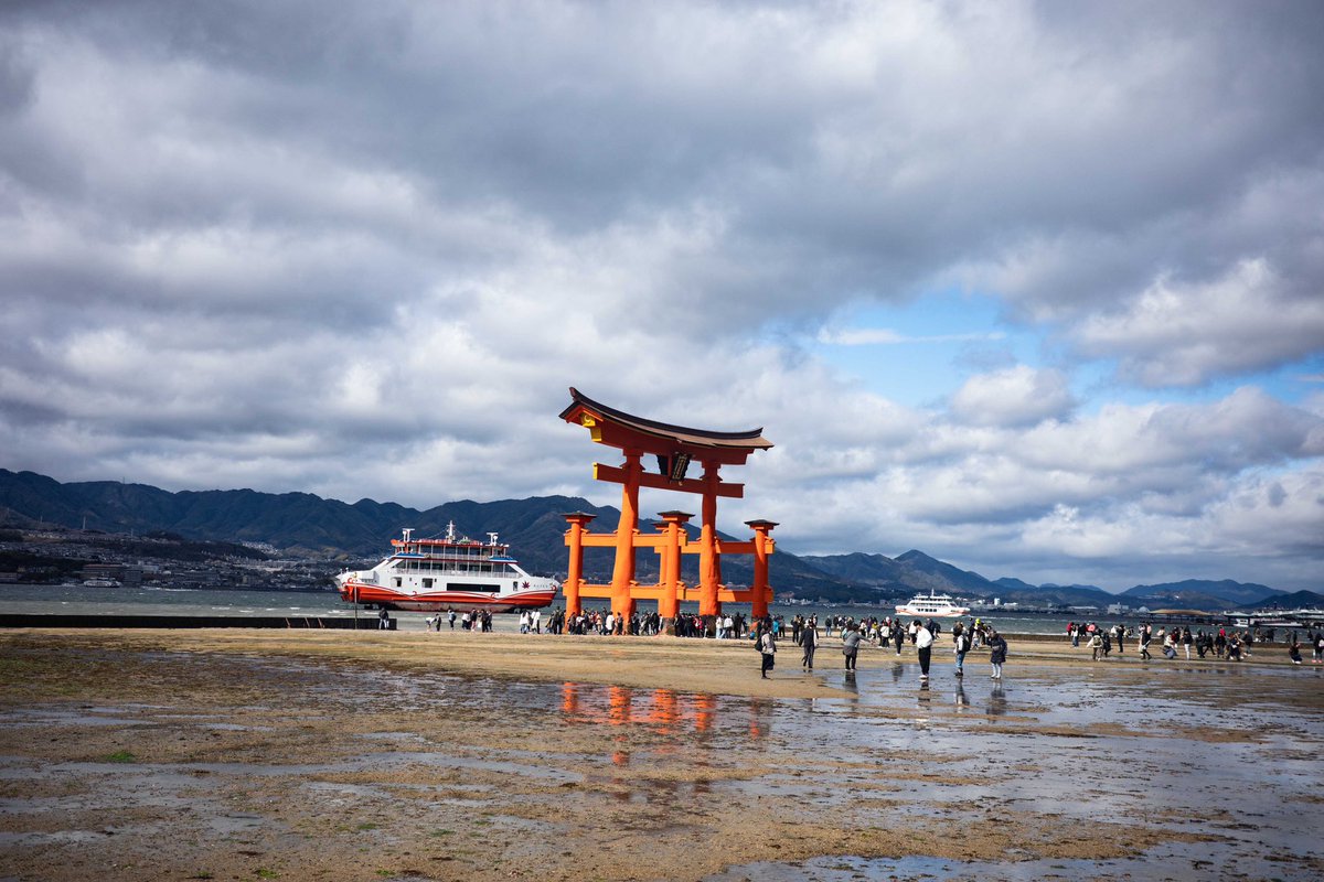 __IIn_nII__nase's tweet photo. よくみたら座礁してるの写ってる気がする、、、 https://t.co/nH7hd01rIb
