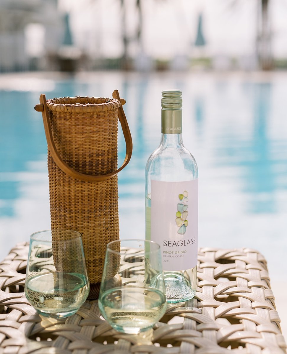 Whether you're lounging by the pool, enjoying a seaside picnic, or simply savoring springtime, SEAGLASS #PinotGrigio is your perfect companion.

Photo: instagram.com/sarahgtucker #seaglasswine #seaglass #coastalwine #springtime #springgetaway #californiawine #centralcoast