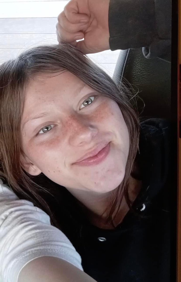 🚨URGENTE SE BUSCA 

📌 La policía de las Cruces está pidiendo tu ayuda para localizar a Emma Marie Robertson de 13 años.
📌 Fue vista por última vez a las 6:30 p.m. Martes 26 de marzo de 2024, en Porter Drive en East Mesa de Las Cruces.
📲 Llama al (575) 526-0795. #SeBusca