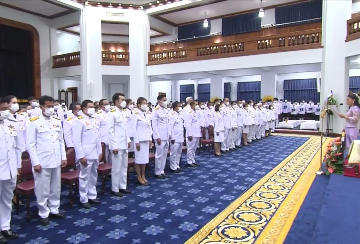 👑🧡 ๒๖ มีนาคม​ ๒๕๖​๗​ พระบาทสมเด็จพระเจ้าอยู่หัว ทรงพระกรุณาโปรดเกล้าโปรดกระหม่อมให้ สมเด็จพระเจ้าลูกเธอ เจ้าฟ้าสิริวัณณวรี นารีรัตนราชกัญญา เสด็จลงแทนพระองค์ ณ ศาลาดุสิดาลัย สวนจิตรลดา พระราชวังดุสิต พระราชทานพระวโรกาสให้​คณะ​บุค​ค​ลต่าง​ๆ​เฝ้า​
#เรารักสถาบันพระมหากษัตริย์