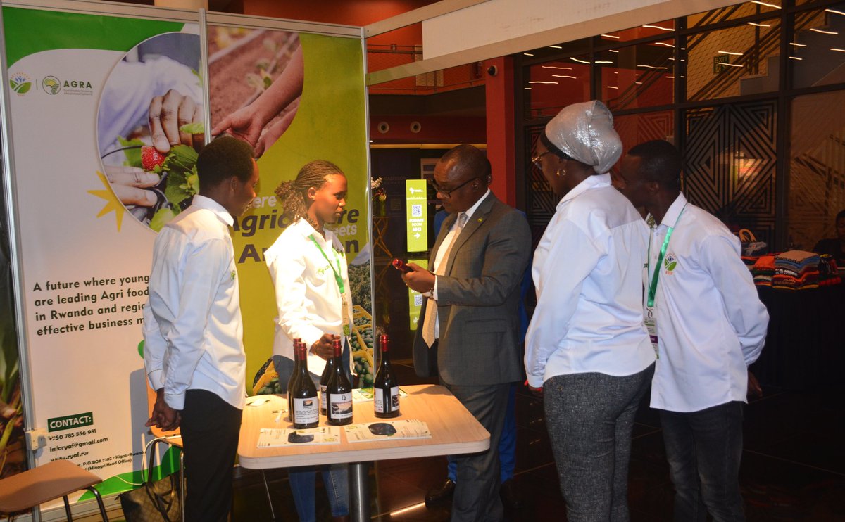 Rwanda Youth In Agribusiness Forum (@ryaf_agribiz) on Twitter photo An honor to host the Minister of <a href="/RwandaTrade/">Min of Trade |Rwanda</a>, Hon. Dr. <a href="/Ngabitsinze/">Jean Chrysostome Ngabitsinze, PhD</a>, at the RYAF, stands in partnership with AGRA at #IBMA2024. Your interaction and support for the youth are truly appreciated. Grateful🌿 #RYAF #AGRA #Agroprocessing #Trade An honor to host the Minister of <a href="/RwandaTrade/">Min of Trade |Rwanda</a>, Hon. Dr. <a href="/Ngabitsinze/">Jean Chrysostome Ngabitsinze, PhD</a>, at the RYAF, stands in partnership with AGRA at #IBMA2024. Your interaction and support for the youth are truly appreciated. Grateful🌿 #RYAF #AGRA #Agroprocessing #Trade