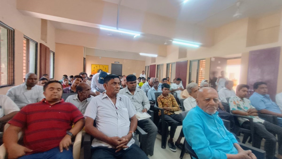 VikasDy's tweet photo. ગણદેવી વિધાનસભા 176 માં ચિલ્ડ્રન હોમ ફોર બોયઝ,ખુંધ,ચીખલી ખાતે દિવ્યાંગ મતદાન જાગૃતિ અભિયાન-2024 હેઠળ તેમને આપવામાં આવતી તમામ સુવિધા તથા સક્ષમ એપ્લિકેશન વિશે જાણકારી આપવામાં આવી.#Election2024 #IVoteforSure @CEOGujarat @ECISVEEP @CollectorNav @DdoNavsari @DyDEO_Navsari https://t.co/qhlPe1J52i
