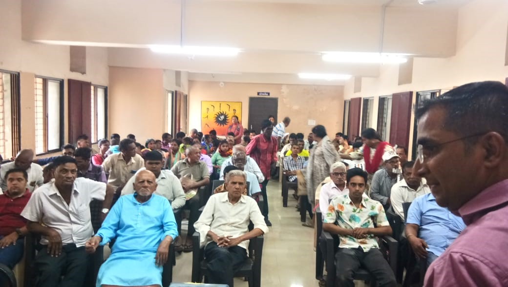 VikasDy's tweet photo. ગણદેવી વિધાનસભા 176 માં ચિલ્ડ્રન હોમ ફોર બોયઝ,ખુંધ,ચીખલી ખાતે દિવ્યાંગ મતદાન જાગૃતિ અભિયાન-2024 હેઠળ તેમને આપવામાં આવતી તમામ સુવિધા તથા સક્ષમ એપ્લિકેશન વિશે જાણકારી આપવામાં આવી.#Election2024 #IVoteforSure @CEOGujarat @ECISVEEP @CollectorNav @DdoNavsari @DyDEO_Navsari https://t.co/qhlPe1J52i