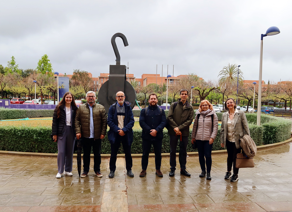 😃Muy contentos de que nuestra #CátedraDAM💧, representada por 👨‍🏫Alberto Bouzas, participara el pasado lunes en el primer Encuentro de Cátedras del Agua de la Comunidad Valenciana.
🔵Una fructífera jornada de trabajo que fortaleció #sinergias. 
🔗 tinyurl.com/mu5kchwc