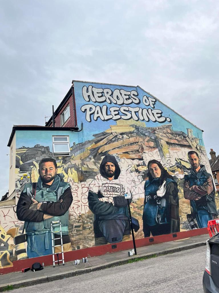 Wow. I am in awe of this magnificent piece of artwork in recognition of journalists in Gaza. The mural was designed on a house in Ilford South, where I plan to stand as a parliamentary candidate. A proud moment for residents in Ilford South!