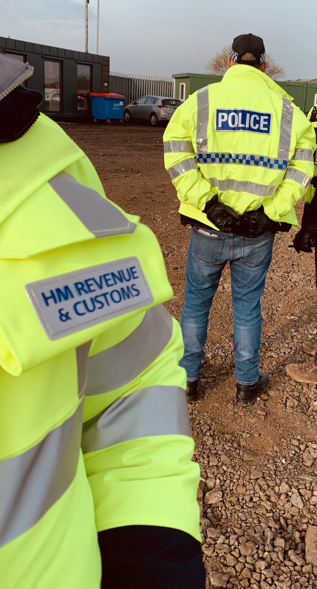 Yesterday we lead 2 proactive operations at landfill sites in County Durham & Lancashire with our partners to check #waste producers are not misdescribing waste (tax evasion) & inspecting the landfill operation is within their EA permit @HMRCgovuk @EnvAgencyYNE @EnvAgencyNW