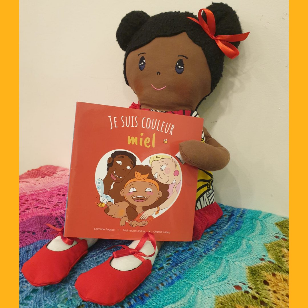 Maimouna Jallow (author of I'm the colour of honey) translated her book into Spanish and has been selling copies of her book in Spain. She now also translated it into the local Catalan language and will also be selling it at markets and fairs. #everychild100books #bookdash
