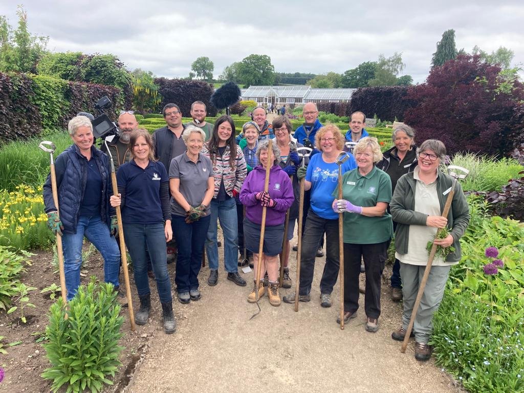 SAVE THE DATE - 29TH MARCH 2024 @ 8pm Frances Tophill & the @GWandShows film crew speak to our volunteers to find out more about the incredible benefits that gardening and volunteering can bring to our lives. bbc.co.uk/programmes/m00… #GardenersWorld