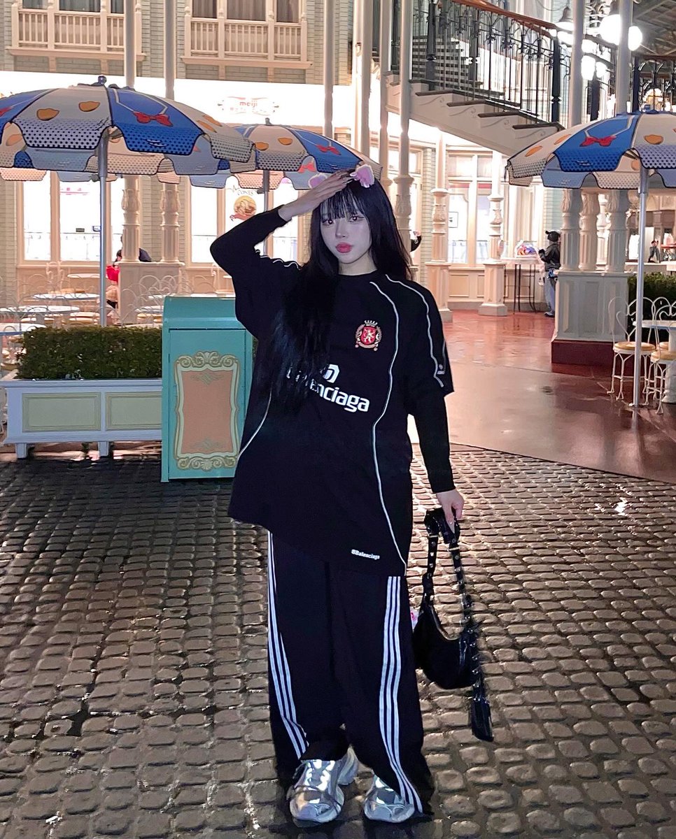 tops BALENCIAGA soccer pants adidas shoes BALENCIAGA 3xl bag