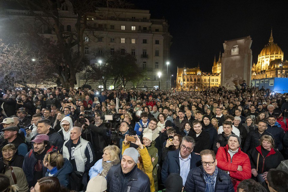 Orbán in serious trouble… You can fool some people some of the time, but you can’t fool all the people all the time !