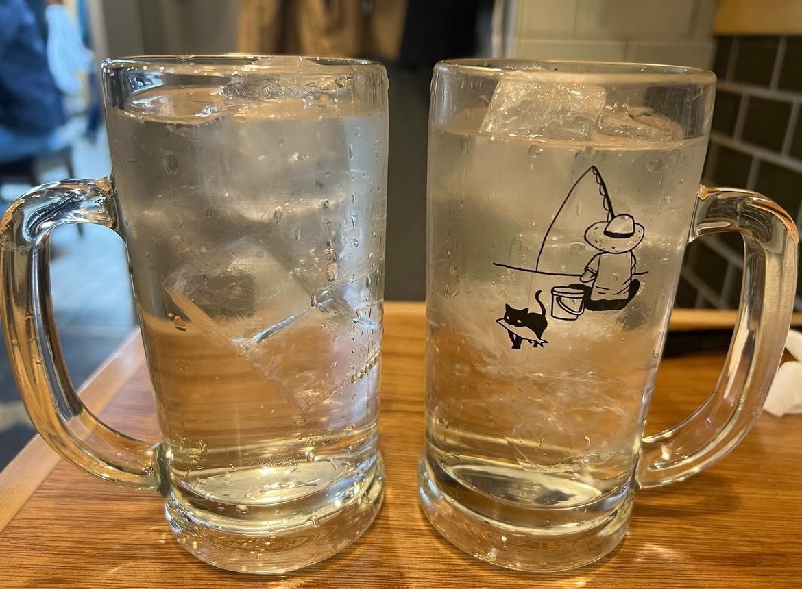 taka_s_h_i's tweet photo. どん安。
飲めば飲むほど、どんどん安い。
#マヅメ #madume
#釣宿酒場マヅメ
#おでん #鶏の唐揚げ #マーラー春雨
#野毛 #noge #野毛飲み
#昼飲み #昼飲み最高
#ぴおシティ
#桜木町 #sakuragicho
#横浜 #yokohama https://t.co/gqyTb4Utdj
