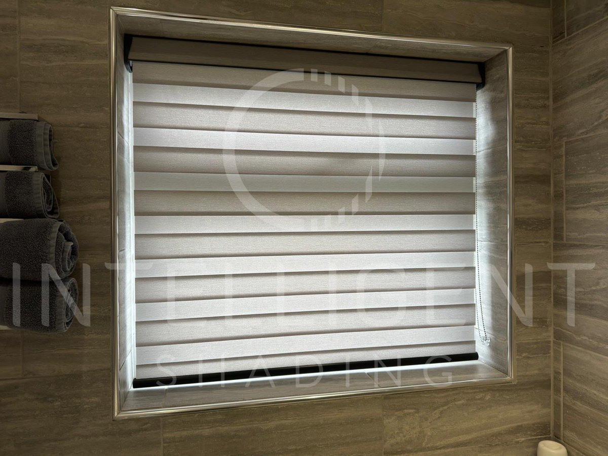 smart_blinds4U's tweet image. Our modern Day &amp;amp; Night blinds have 2 layers of translucent and opaque striped fabric, allowing you to control the levels of light and privacy to suit your needs. ☀🪟

#IntelligentShading #blinds #curtains #homedecor #interiordesign #windowblinds  #rollerblinds #dayandnightblinds