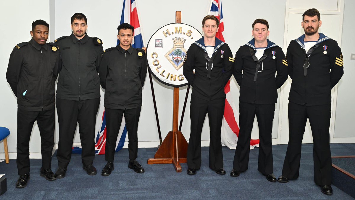 Huge congrats to the exceptional graduates of PO(MW) 2303! Their success, celebrated in the presence of Cdr Simon Rogers, OC WTG. We wish them continued excellence as they venture forth within the Fleet. #BZ, shipmates, you did us proud. #LeadingTheWayInTraining #RoyalNavy