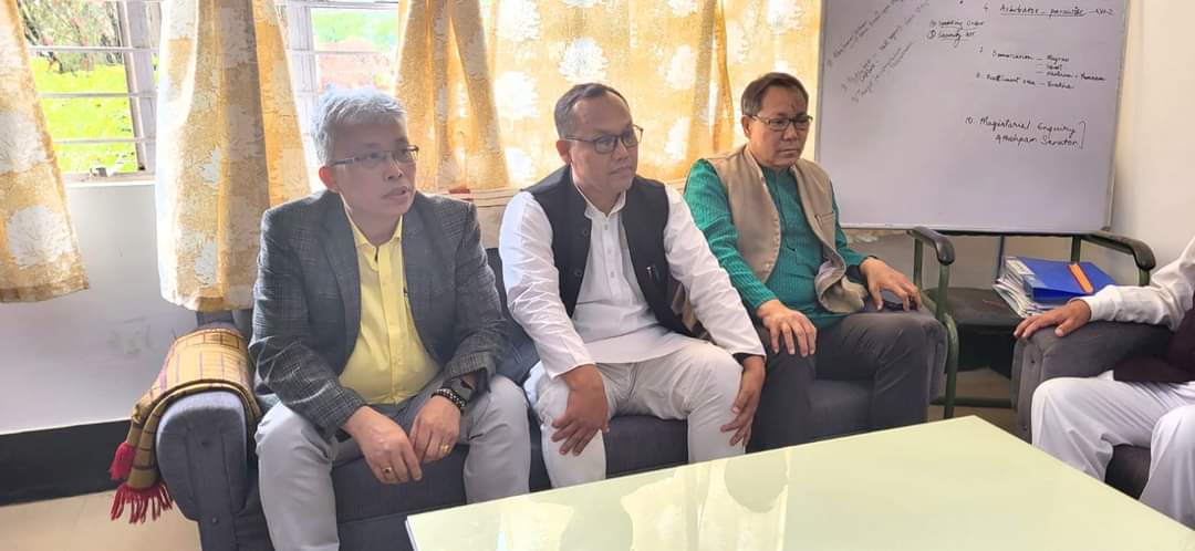 INDIA ALLIANCE common candidate for the 1-Manipur Parliamentary Constituency to the 18th Lok Sabha Election 2024 Prof.@Bimol_Akoijam has filed nomination paper today at DC ( Returning Officer) Imphal West District, Manipur, in the presence of his proposers, namely 1.Shri