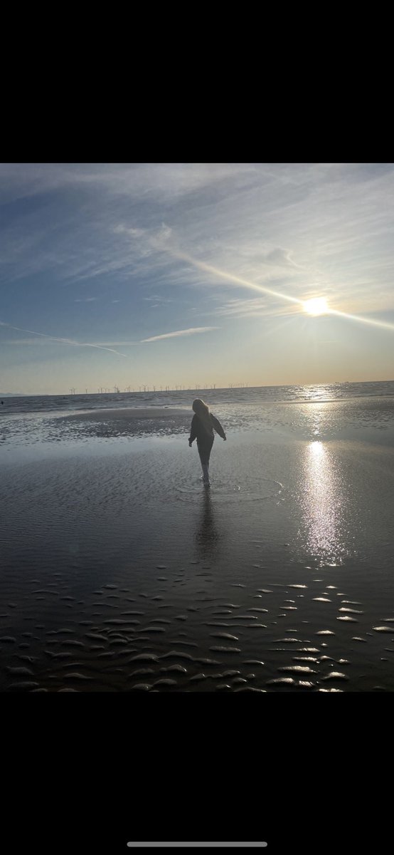 Jane49339044's tweet image. Ella-Jane (5/6 Mc) collecting shells at Crosby Beach. 

@RimroseHope #scienceselfie #scienceAtRimrose