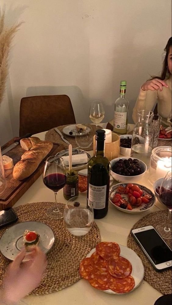 etherealdior's tweet photo. making dinner with friends >>> https://t.co/VfhVNCcY87