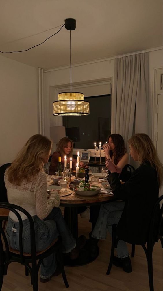 etherealdior's tweet photo. making dinner with friends >>> https://t.co/VfhVNCcY87