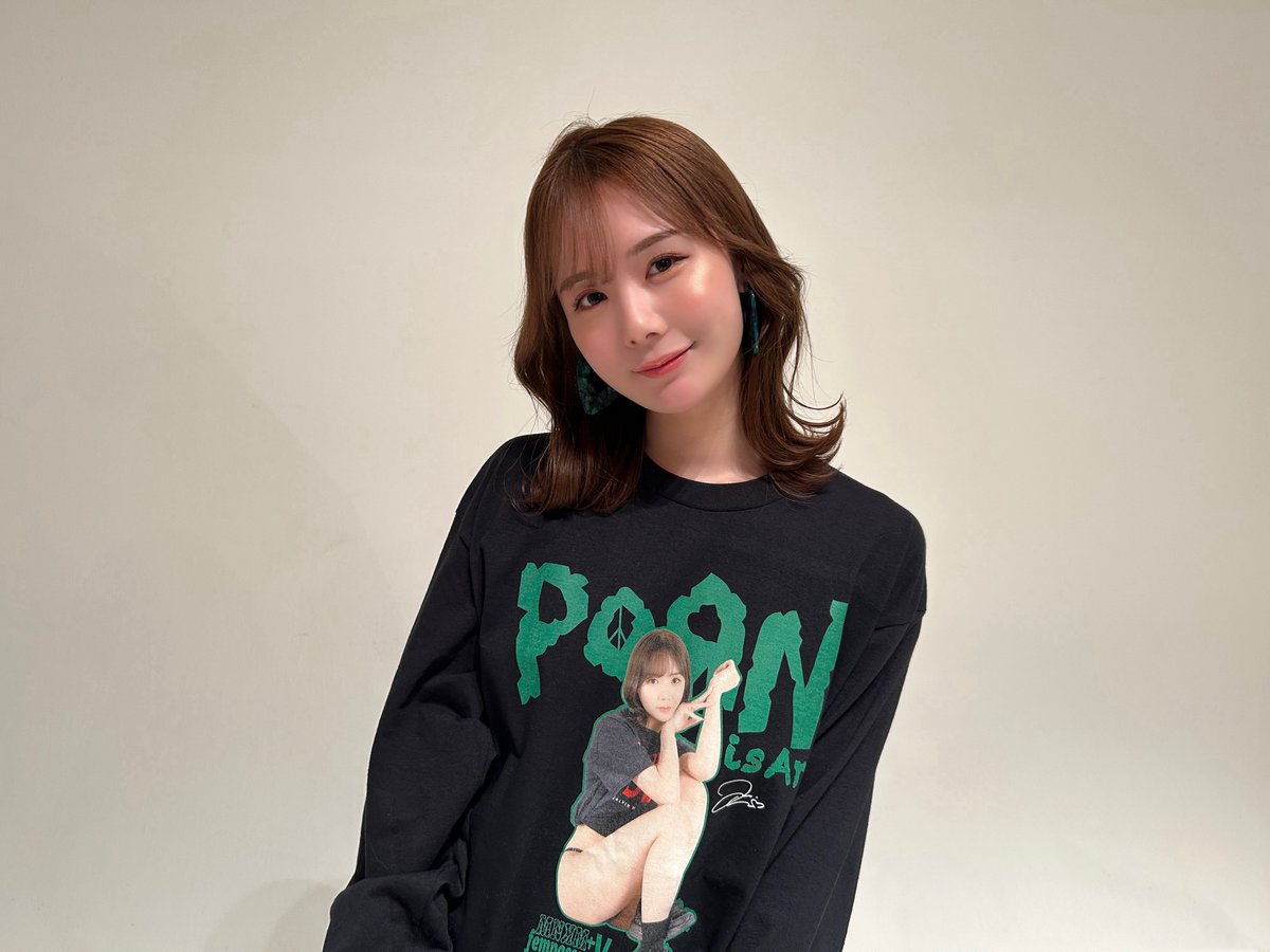 fempass official (@fempass) on Twitter photo #MNKM × #fempassBeV 第4弾
着用写真撮影でした✨
モデルは
#miru さん
<a href="/miruteer_29/">miru 🕊</a>
撮影中のオフショットを公開📸
自然体な表情がとっても素敵でした!
fempassBeVでは
人気女優がモデルのアイテムを好評発売中💫
詳細はこちらをチェック☟
fempass-bev.com
<a href="/Mnkm_Store/">MNKM</a> #MNKM × #fempassBeV 第4弾
着用写真撮影でした✨
モデルは
#miru さん
<a href="/miruteer_29/">miru 🕊</a>
撮影中のオフショットを公開📸
自然体な表情がとっても素敵でした!
fempassBeVでは
人気女優がモデルのアイテムを好評発売中💫
詳細はこちらをチェック☟
fempass-bev.com
<a href="/Mnkm_Store/">MNKM</a>