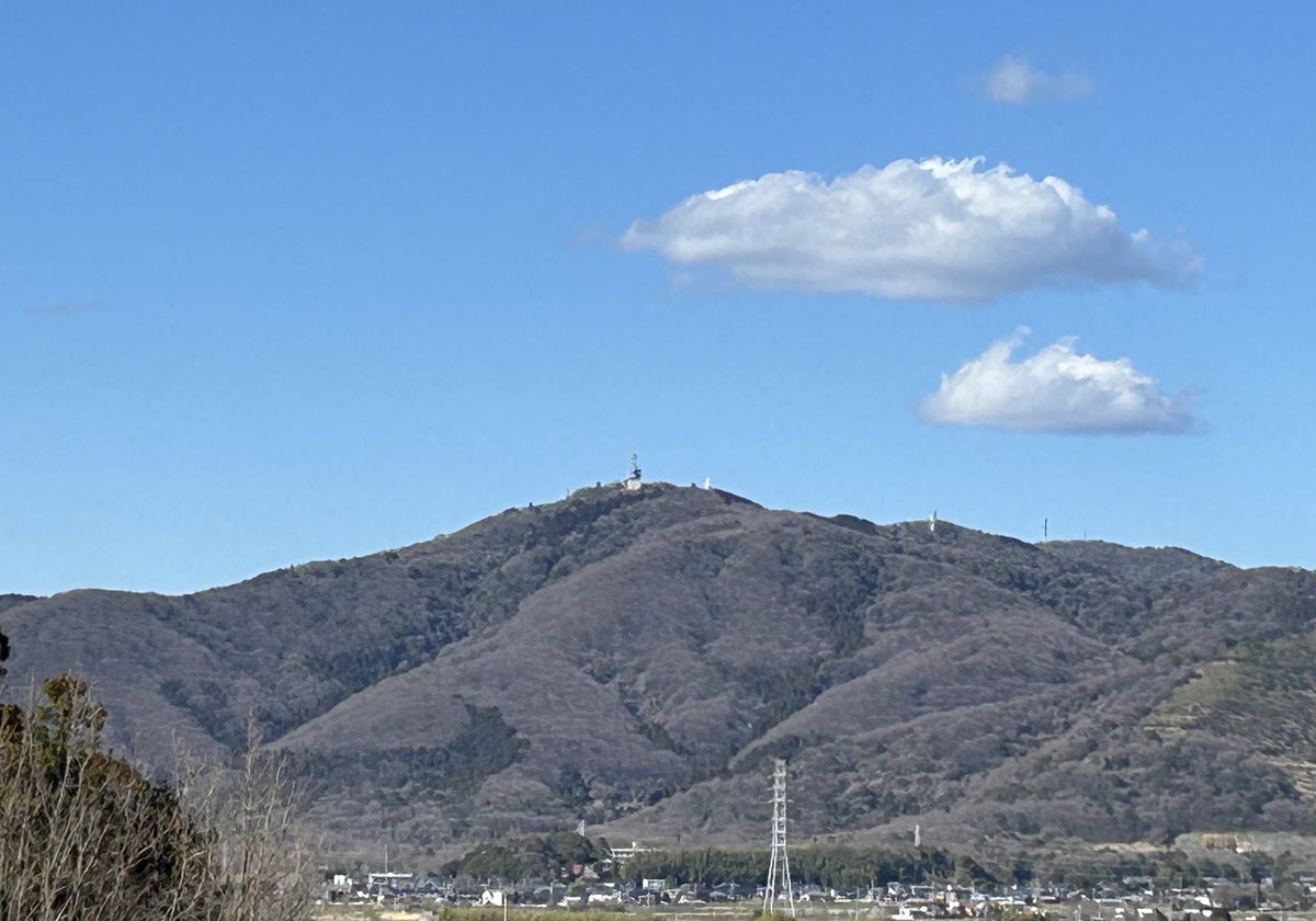 slowslowfood's tweet image. 午後の天空劇場

気象庁的には「晴れ」？

タコがぷかぷか🐙

目視を愛する雲愛者、空に見えるものを記録
Why are my observations important?
#GLOBEObserver
アップデートしよう
GLOBE Clouds is an app-based tool that will help you document what you see in the sky. 
observer.globe.gov/do-globe-obser…