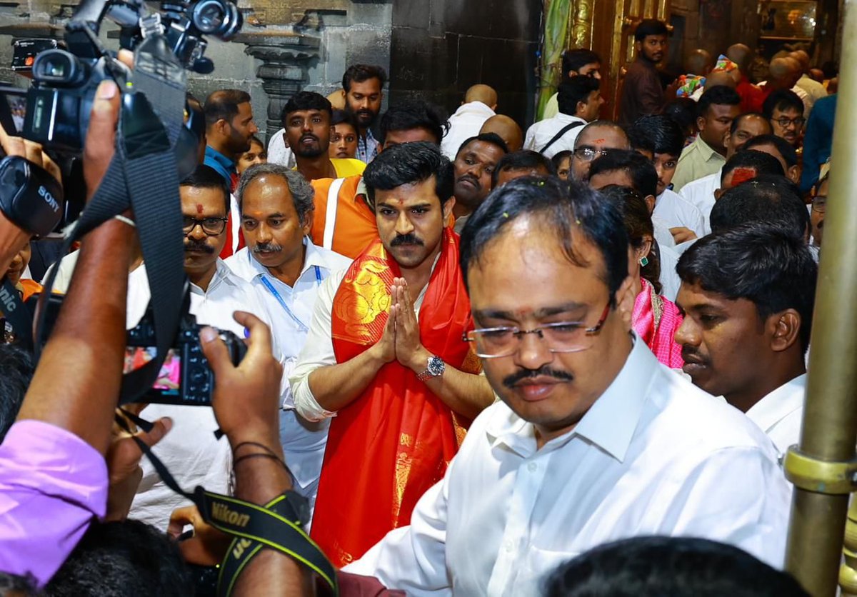 mid_day's tweet photo. #MiddayEntertainment |
On his special day, Global Star @alwaysramcharan and @upasanakonidela find blissful moments of togetherness at #Tirumala, offering prayers and sealing their bond with the divine blessings of love. 🌺
#RamCharan #RC #RCBday #HBDRamcharan #MassmaRCh #RC16 #RC17 #GameChanger
#GlobalStarRamCharan #HBDGlobalStarRamCharan