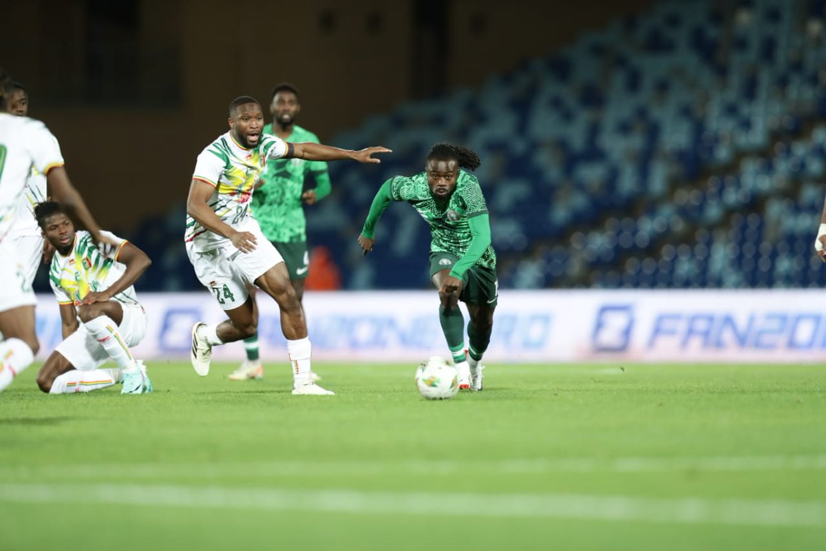 ICYMI: Nigeria's Super Eagles lost 2-0 to Mali in their second friendly of this international window in Marrakech, Morocco last night. 

🚑 Simon Moses' unfortunate injury - a talking point from the game.

#YourSportsMemo
