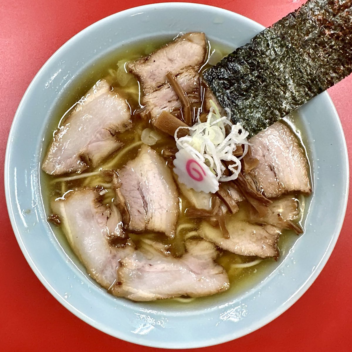 【723杯目】 店舗名：麻布 チャーシュー軒 読仮名：あざぶ ちゃーしゅーけん 所在地：東京都港区西麻布3-24-23 ARUGA8ビル 1F 最寄駅：六本木駅 ご対麺：チャーシュー麺＋チャーシューマイ♬😋