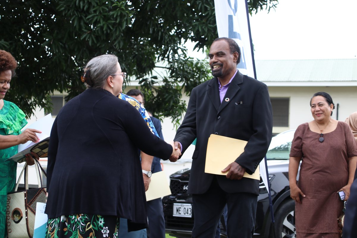 FNUFiji's tweet photo. 📌 The Fiji National University is highly grateful to have officially welcomed today to Natabua Campus in Lautoka, the U.S Ambassador to Fiji, Kiribati, Tonga, Nauru and Tuvalu, Ambassador Marie Damour.
#TeamFNU #NoquFNU #HumaraFNU https://t.co/umPD9UNbY3