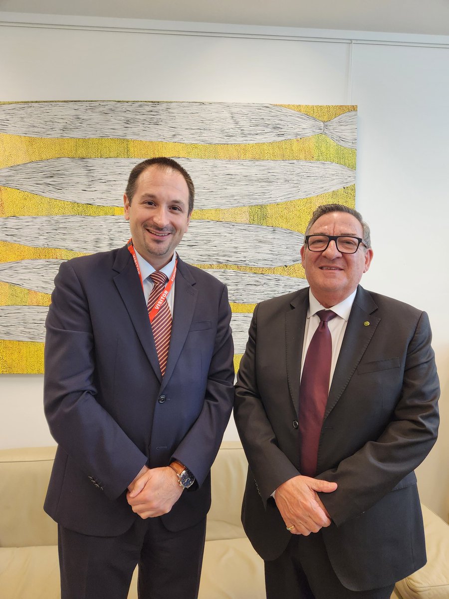 Very pleasant meeting of Ambassador @SRBinAustralia Rade Stefanovic with @stevegeorganas, Federal Member for Adelaide. Discussion about the possibilities for future co-operation b/w 🇷🇸 and 🇦🇺, but also close relations b/w Serbian and Greek communities in 🇦🇺 emphasised. #EXPO2027