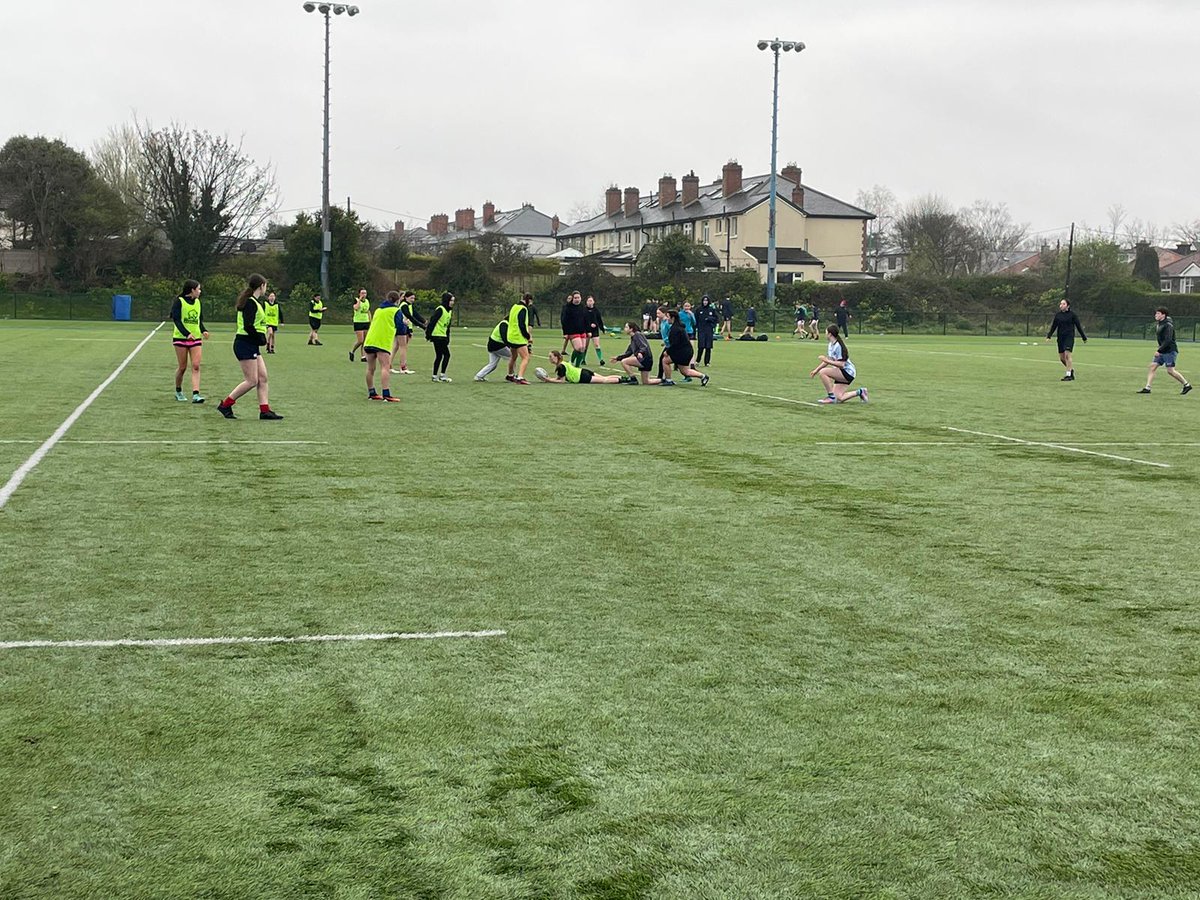 @leinsterrugby Girls Easter Camp number 2 in @ClontarfRugby club 💥 well done to all the players and thank you to all the coaches for their help! @LeinsterBranch #FromTheGroundUp