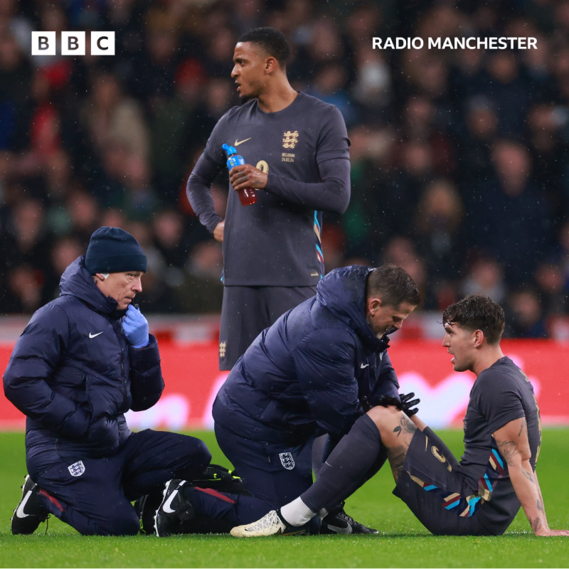 BBCRMsport's tweet photo. Kobbie Mainoo impressed again as England drew 2-2 with Belgium at Wembley.

But Manchester City defender John Stones limped off during the first half with a suspected abductor problem.

Report: https://t.co/plIwU0GPS8

#ENG #MUFC #bbcfootball
