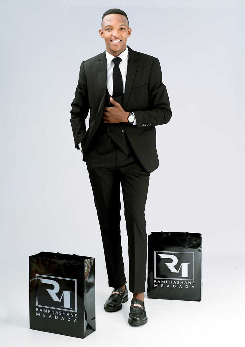 Incase you are getting married this long weekend <a href="/RMbadada/">Ramphashane Mbadada</a> is your plug gents, don't say I didn't plug you