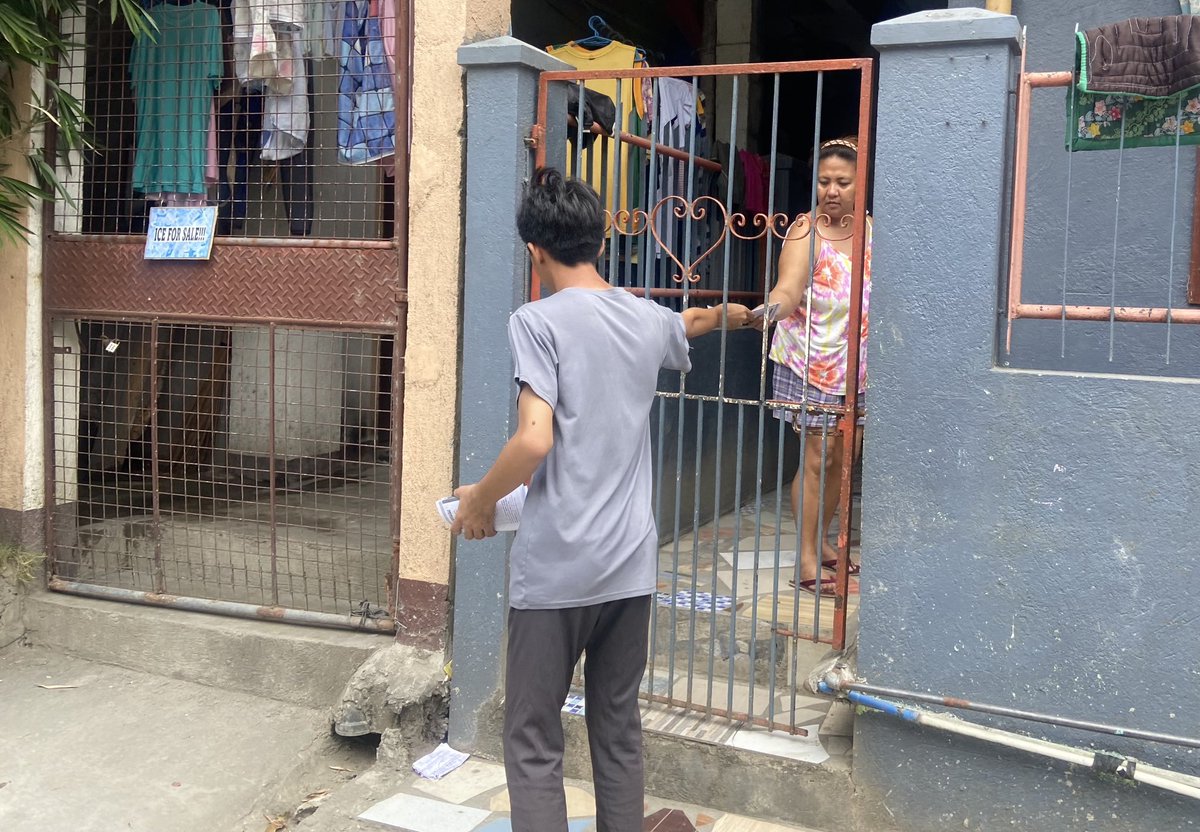 Pamphlets containing information on Dasig and Peniero and details on illegal arrest and trumped-up cases were also distributed by the organizers to local residents around the area.

#FreeRowenaDasig
#FreeMiguelaPeniero
#FreeAllPoliticalPrisoners