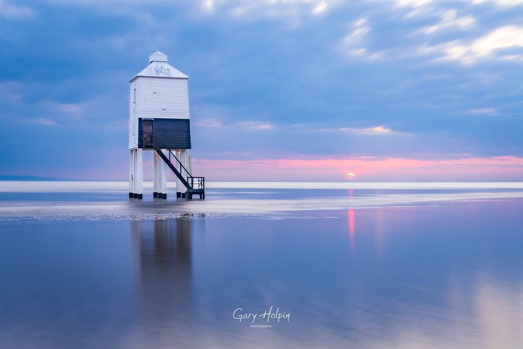 Good Morning! Next on 'Soft pastels' week is a pastel sunset at the iconic Burnham-on-sea lighthouse on the north #Somerset coast.... #dailyphotos #thephotohour #stormhour #wednesdaymotivation