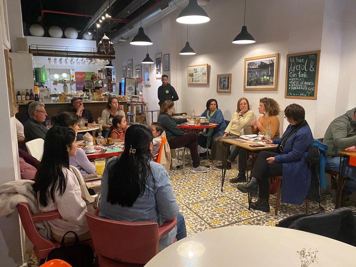 <a href="/MuseuImmigracio/">MhiC</a> tanca el cicle #Veïnes #marçdedones organitzat per <a href="/Mescladis/">Mescladís</a> parlant de #drethabitatge #migracioigènere amb les protagonistes de l'ultim número de la revista #Convite 
#dretamigrar i @mesquecures 
Gràcies a totes. <a href="/AjSantAdria/">Ajuntament SantAdrià</a> <a href="/patcdiba/">Oficina de Patrimoni Cultural-Diputació Barcelona</a>