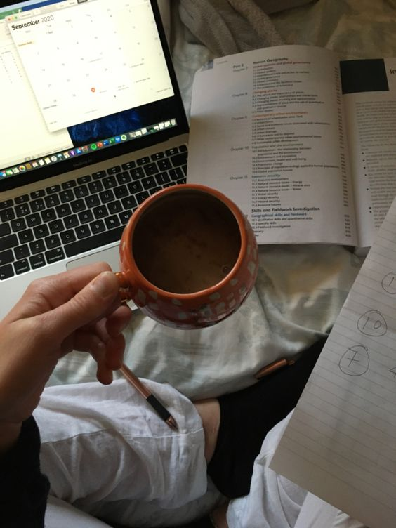 pilatesgirly's tweet photo. waking up early, coffee in the morning, studying all day, running in the evening https://t.co/KohxxwQkzQ